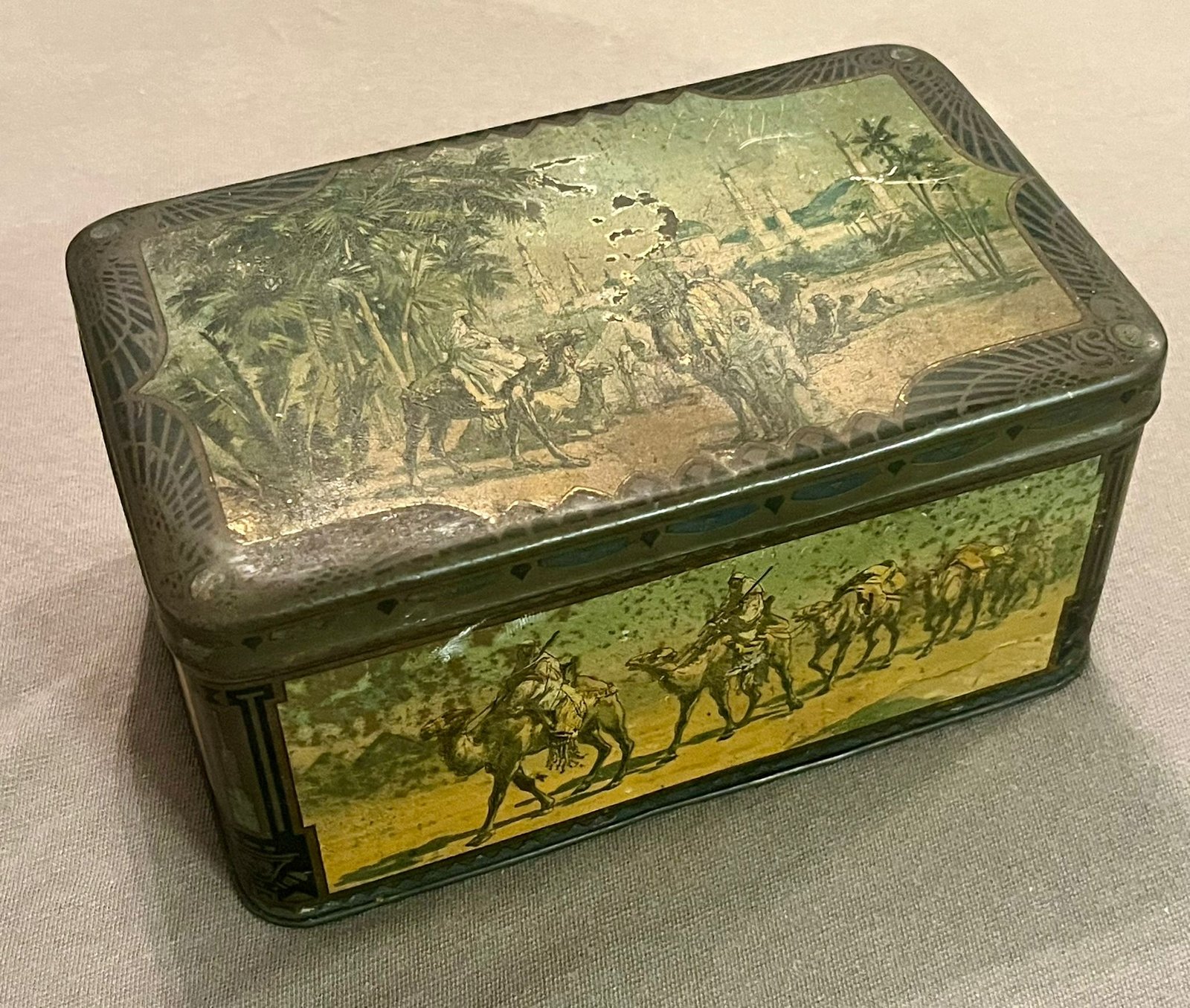 Boîte métallique Caravane — confiserie orientale